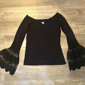 VENUS Black Off-Shoulder Top with Lace Sleeves